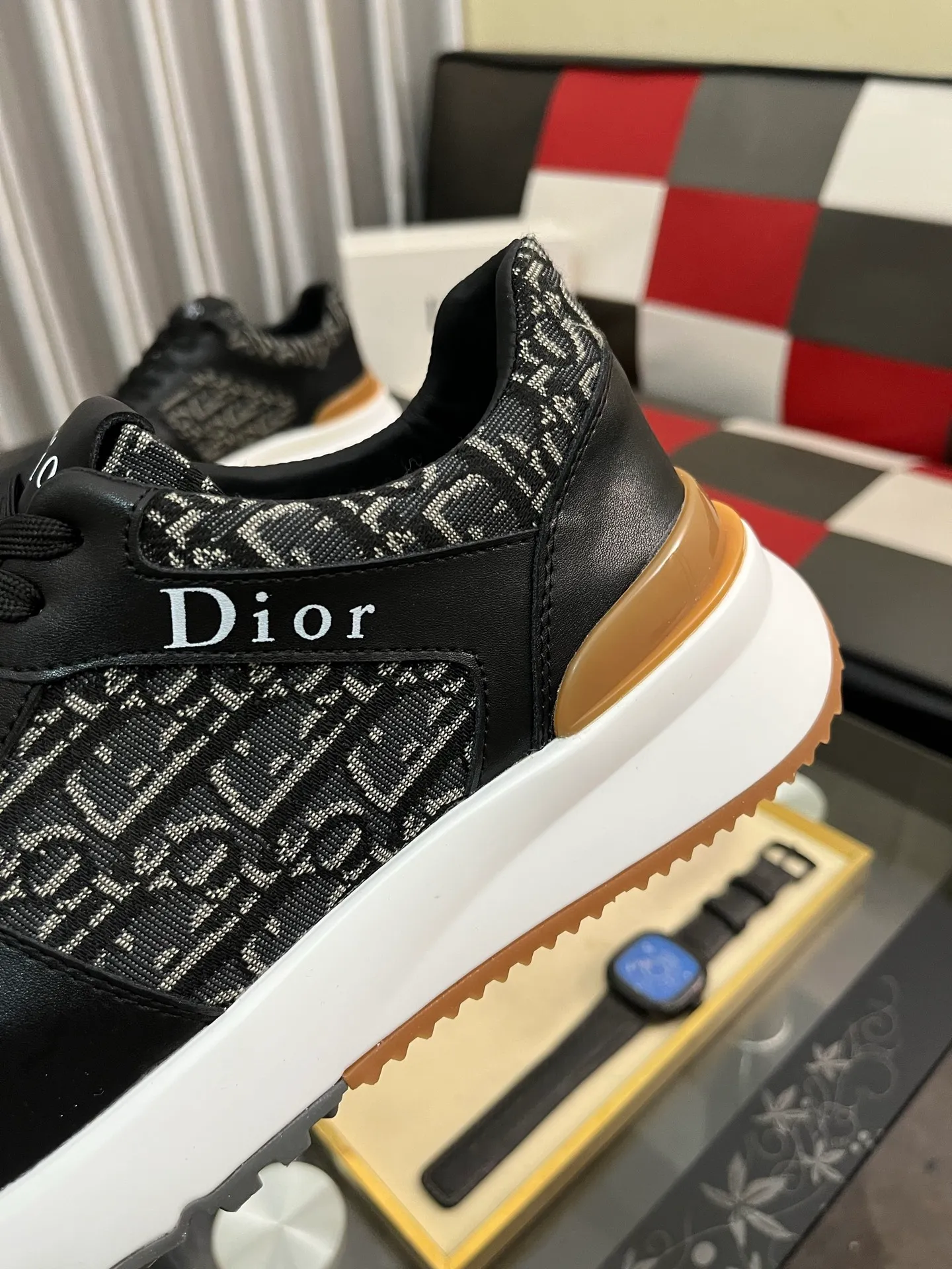 Men's Men's Shoes 💰458⌚️⌚️Dior [Dior] men's casual and trendy shoes are on the market! Strong British fashion style, the upper is made of nubuck leather with printed fabrics, comfortable pigskin lining, and original molded outsole. Designed by European and American masters, the perfect shape creates high quality, super versatile and very comfortable. High-end without losing taste, fashionable and novel! Code number: 38～443️⃣Colors available